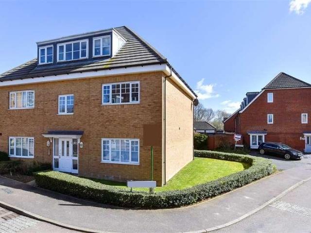 Flat for sale in Midway, Kent