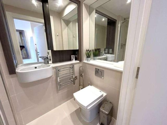 Flat for sale in Hayes, Greater London
