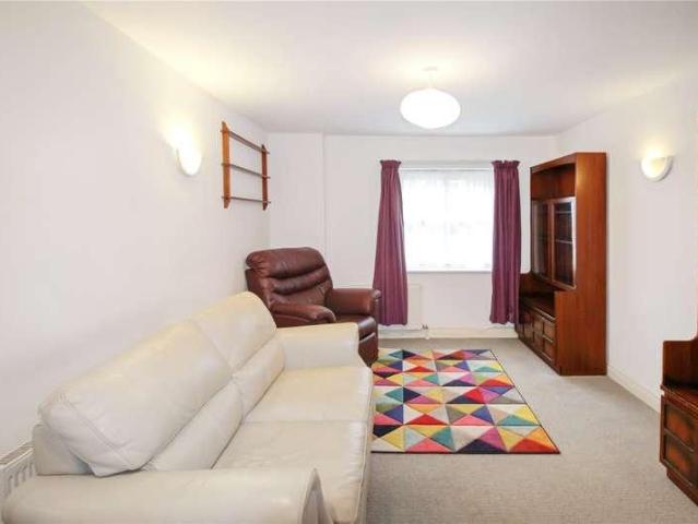 Flat for sale in London Borough of Croydon, Upper Norwood