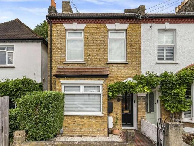 Flat for sale in Bromley, Widmore