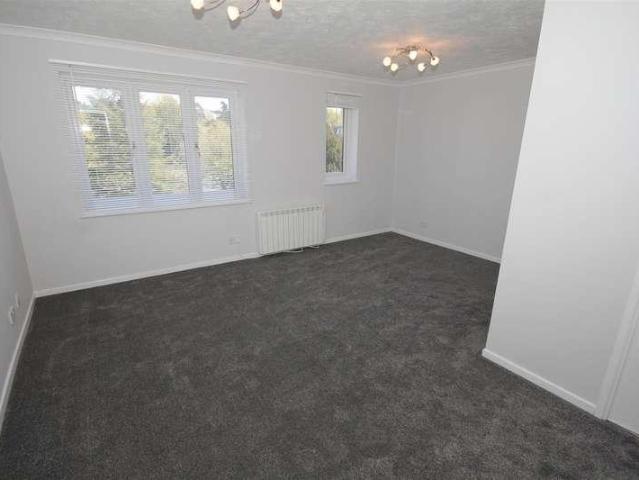 Flat for sale in Perryfields, West Sussex