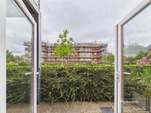 Flat for sale in Kennet Island, Reading
