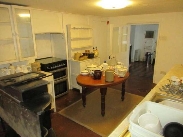 Flat for sale in Alton Barnes, Essex