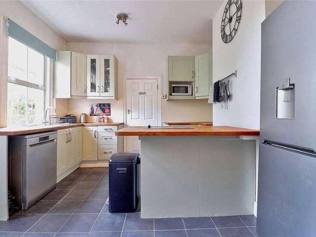 Flat for sale in Wheelerstreet, Fole