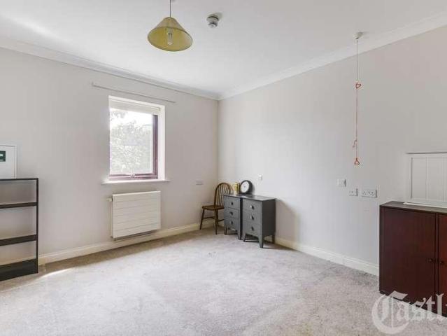 Flat for sale in Muswell Hill, Greater London