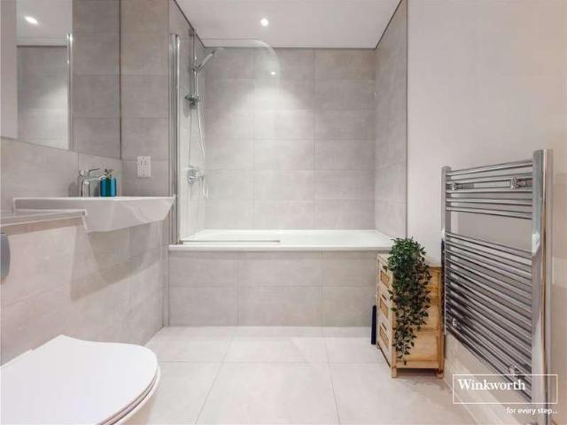 Flat for sale in Greater London