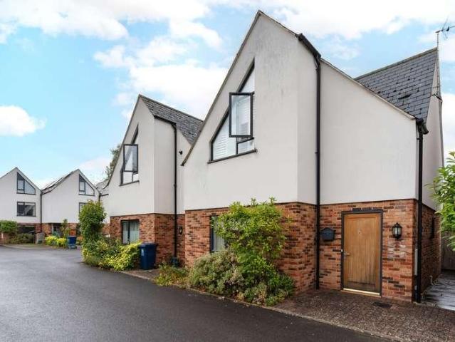 Flat for sale in The Slade, Oxfordshire