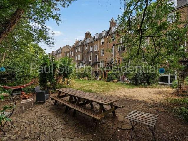 Flat for sale in West Hackney, Greater London