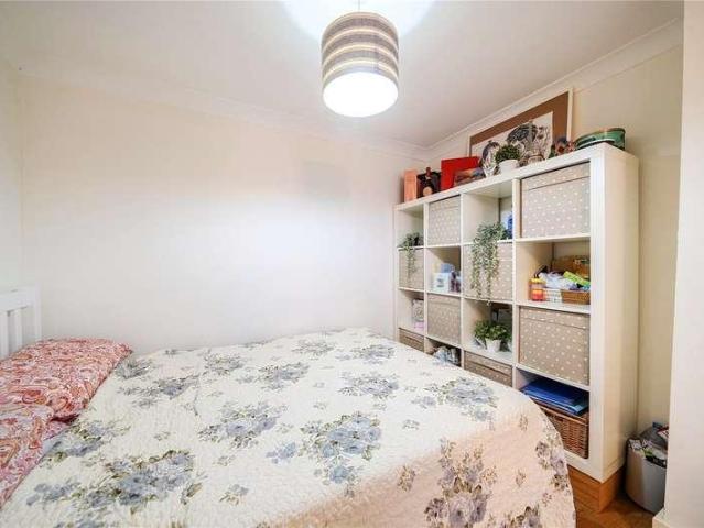 Flat for sale in Bayswater, Greater London