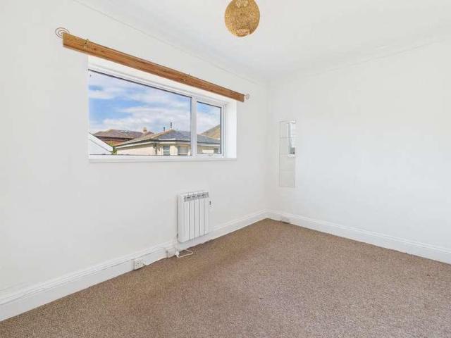 Flat for sale in West Worthing, Worthing
