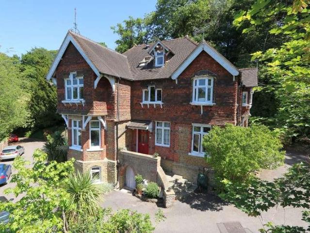 Flat for sale in Binscombe, Fole
