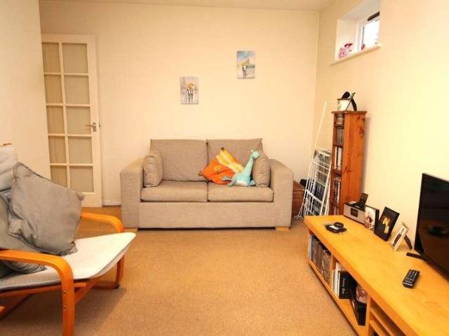 Flat for sale in Old Malden, Greater London