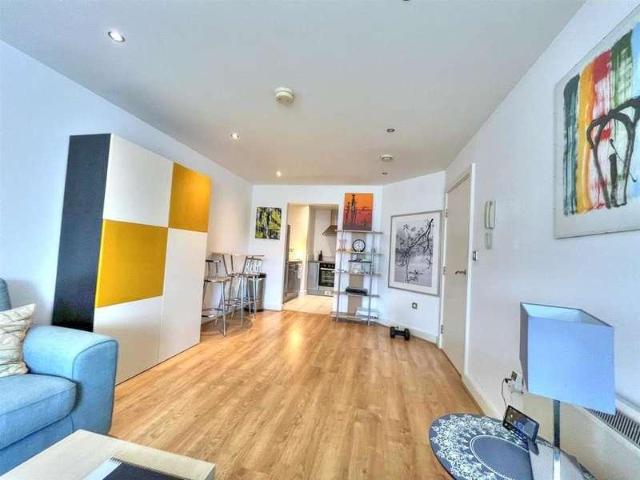 Flat for sale in Pride Quarter, Liverpool