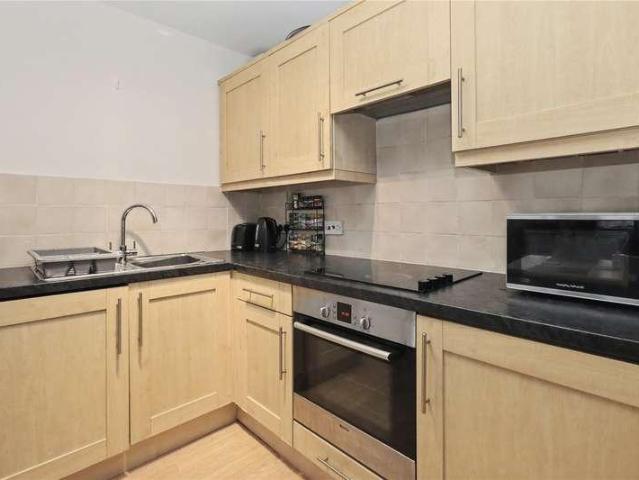 Flat for sale in Sheerwater, Woking