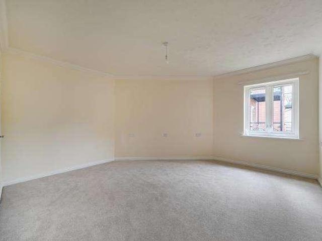 Flat for sale in Princes Risborough, Buckinghamshire