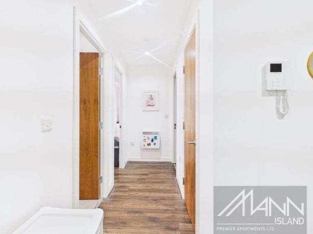 Flat for sale in Calderstones