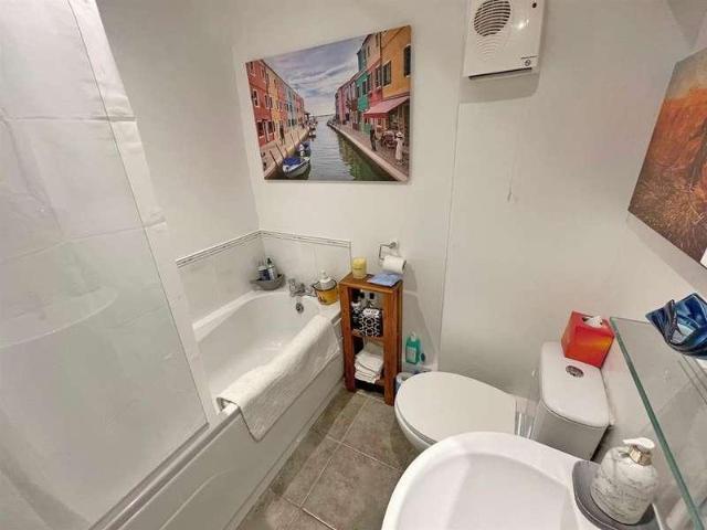 Flat for sale in The Maltings, Shaftesbury