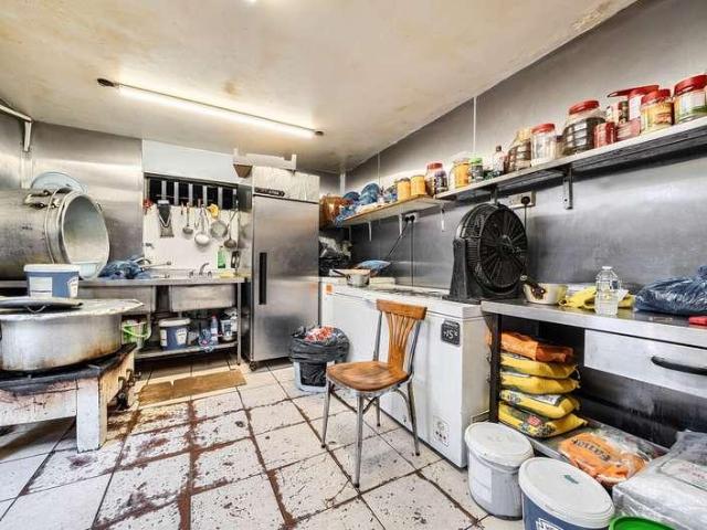 Flat for sale in Leyton, Greater London