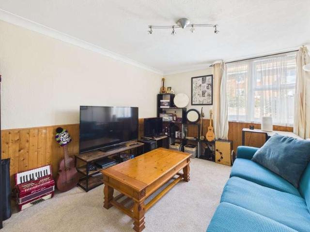 Flat for sale in Worthing, West Sussex