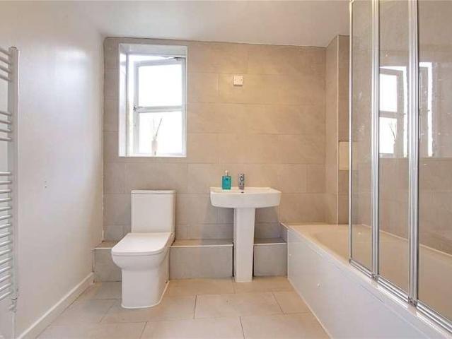 Flat for sale in Lower Edmonton, Greater London