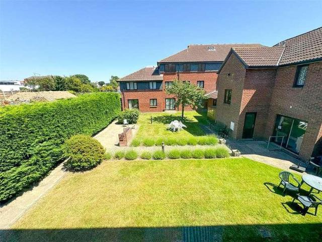 Flat for sale in Leigh on Sea, Southend-on-Sea