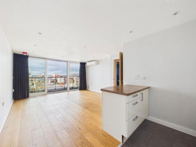 Flat for sale in Portsea, City Of Portsmouth