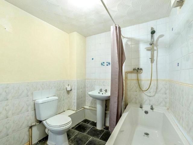 Flat for sale in Pelaw, Gateshead