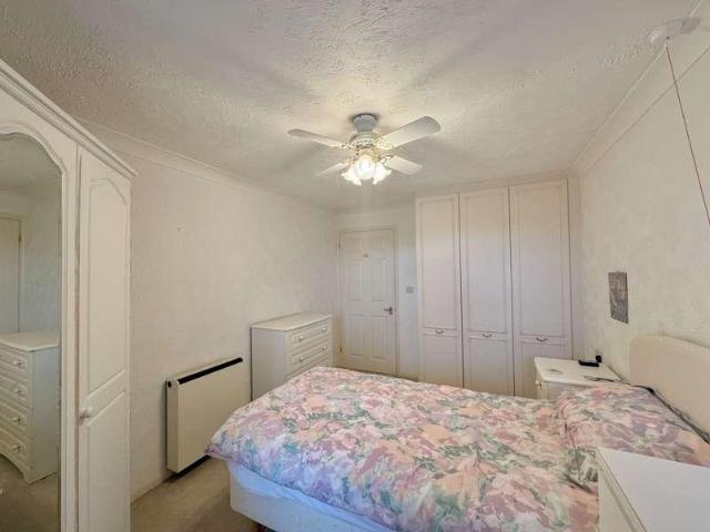 Flat for sale in North Shoebury, Alton Barnes