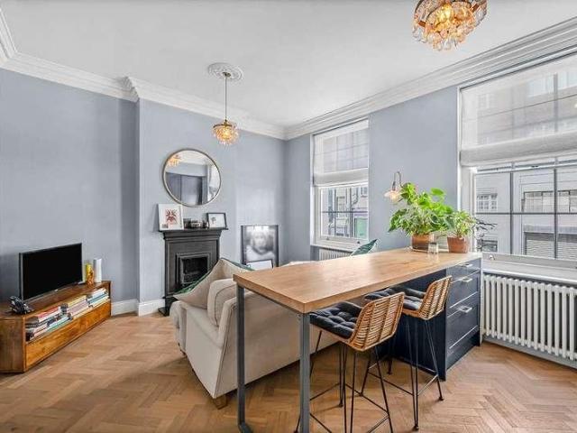 Flat for sale in Fitzrovia, Greater London