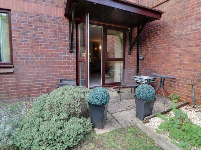 Flat for sale in King's Walden, Hertfordshire