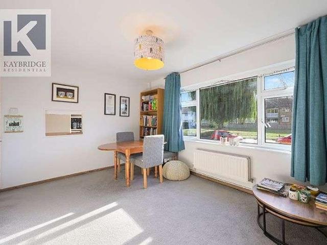 Flat for sale in West Ewell, Ewell