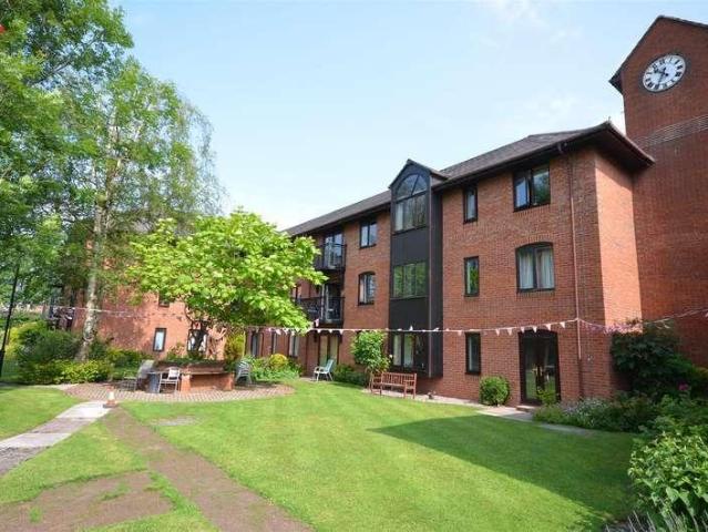 Flat for sale in Stone, Baswich