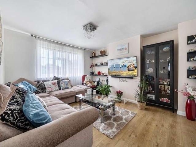 Flat for sale in London Borough of Merton, Greater London