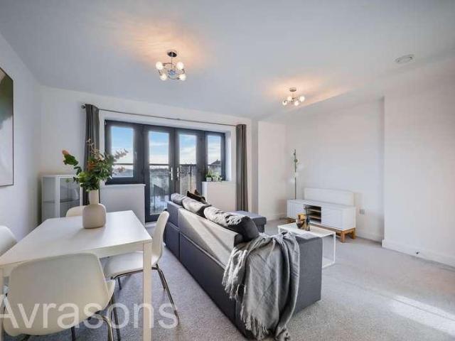 Flat for sale in London Borough of Merton, Mitcham