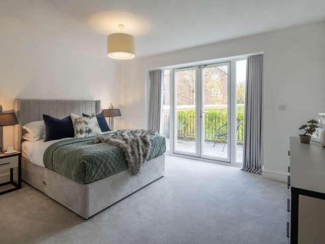 Flat for sale in Whetstone, Greater London