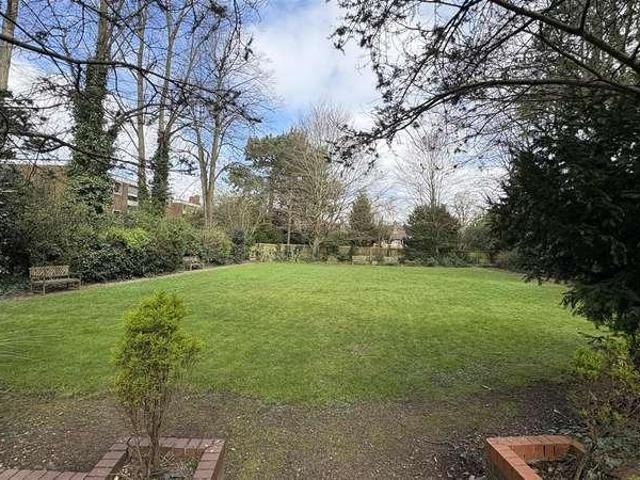 Flat for sale in Wake Green, Birmingham