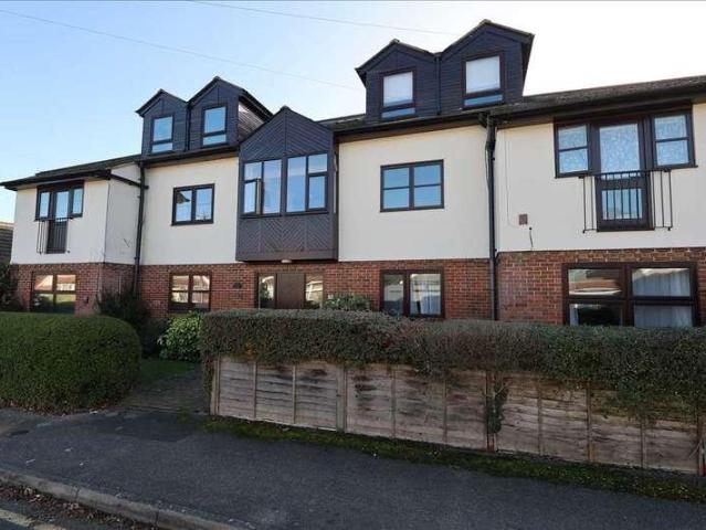 Flat for sale in Slough