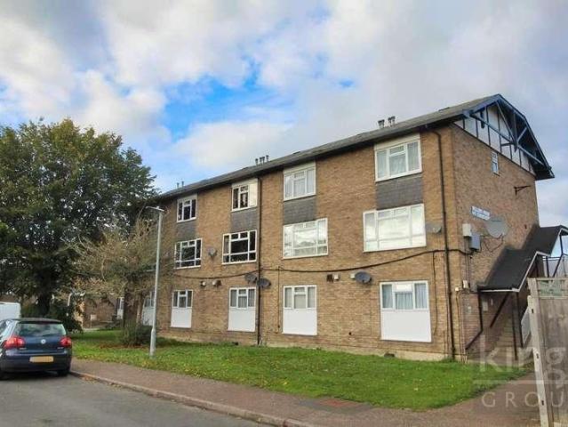 Flat for sale in Broxbourne, Hertfordshire