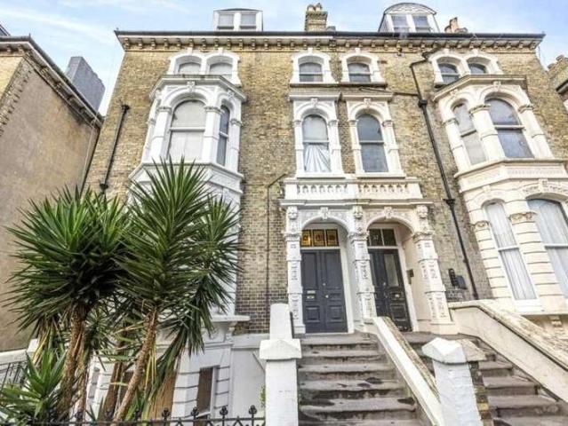 Flat for sale in Aldrington