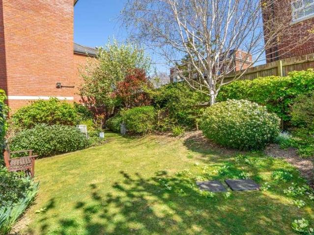 Flat for sale in Wotton, Gloucester