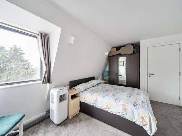 Flat for sale in The Slade, Oxfordshire