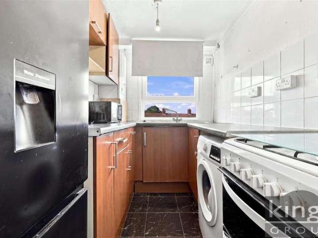 Flat for sale in Netteswell, Harlow