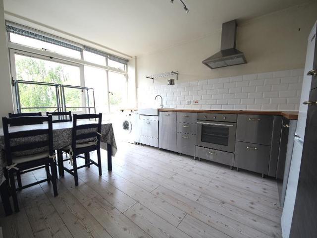 Flat for sale in Kennington, Greater London