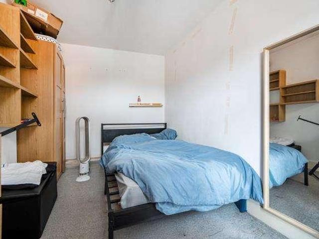Flat for sale in Reading
