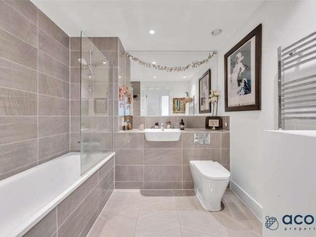 Flat for sale in Colindale, Greater London