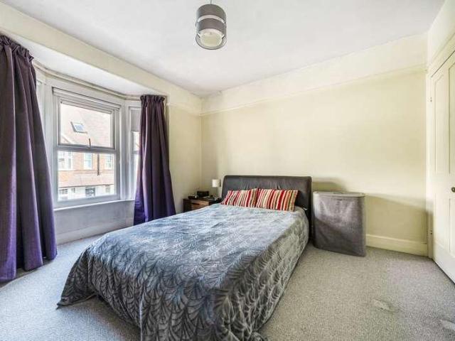 Flat for sale in Charlotteville, Guildford