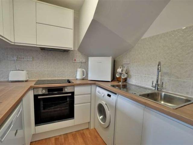 Flat for sale in Birch Green, Spelthorne