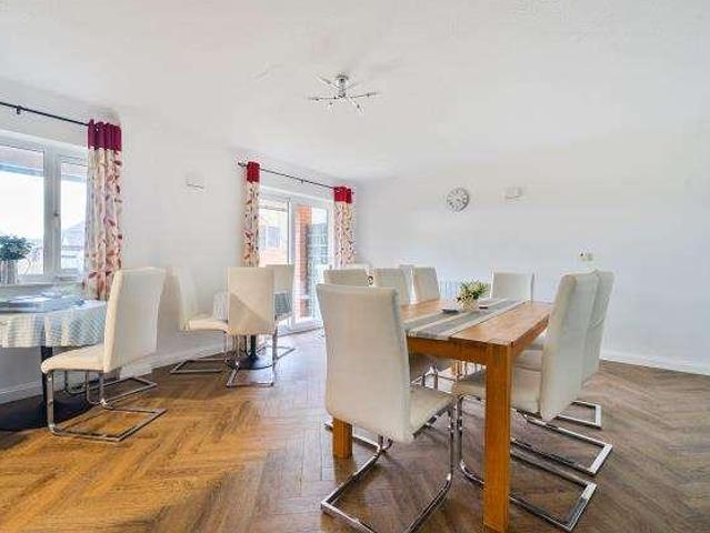 Flat for sale in Dromore, Oxfordshire