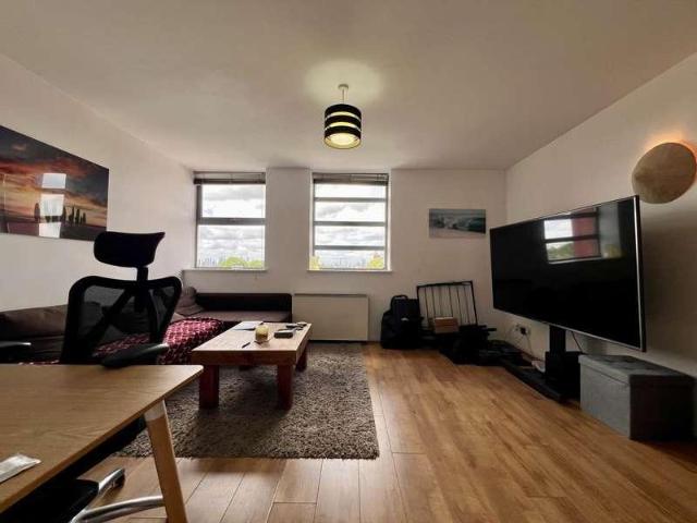 Flat for sale in Manor Park, Greater London