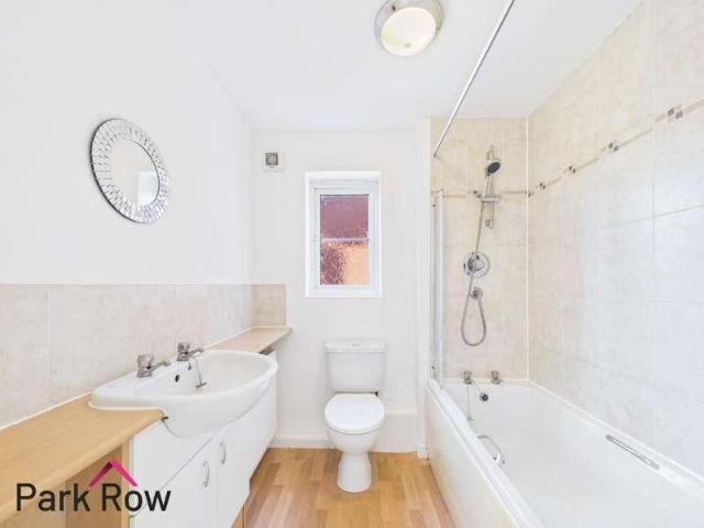 Flat for sale in South Milford